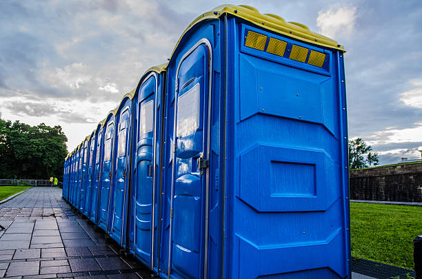 Best Portable toilet rental cost  in Altamont, KS